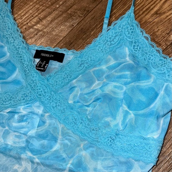 SOLD 💕NWT Forever 21+ Water Print Lace Trim Cami - Picture 8 of 12